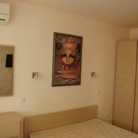 Luxury Nora Center * Warna