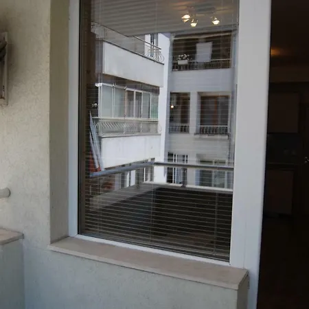 Luxury Nora Center